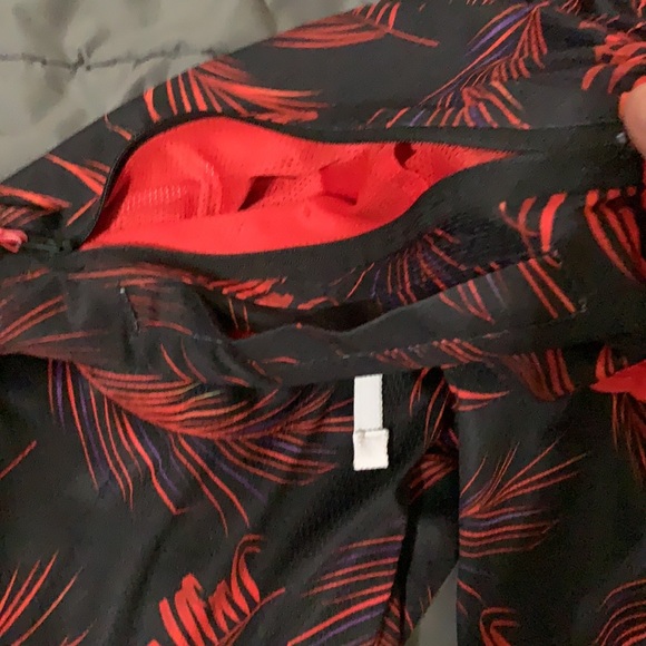 Nike shorts. - Picture 4 of 6